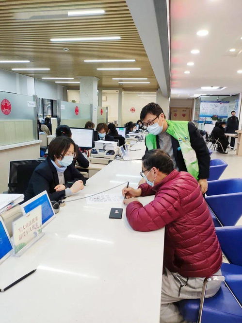 深化“一網(wǎng)通辦”信息化最后一公里 武漢探索精準服務(wù)“沉默少數(shù)”的經(jīng)驗?zāi)Ｊ? />
</a>
<span><a href=